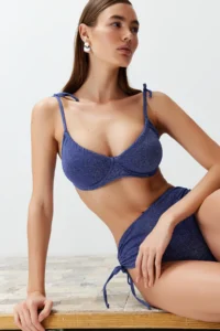 TRENDYOLMİLLA Navy Blue tied up balconette Covered Regular High Waist Bikini Set - Image 3