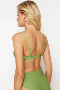 TRENDYOLMİLLA Green with accessories Strapless Covered Bikini Top - Image 4