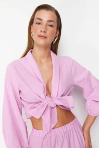 TRENDYOLMİLLA Pink Weaving Beach Crop Blouse - Image 3