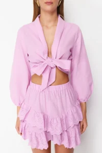 TRENDYOLMİLLA Pink Weaving Beach Crop Blouse - Image 4