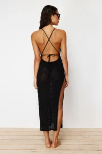 TRENDYOLMİLLA Black Fitted Maxi Knitwear Low-cut back Beach Dress - Image 4