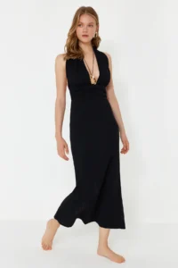 TRENDYOLMİLLA Black Weaving Low-cut back Maxi Beach Dress