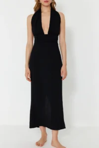 TRENDYOLMİLLA Black Weaving Low-cut back Maxi Beach Dress - Image 5