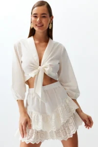 TRENDYOLMiLLA beachwear White Weaving Embroidered Mini Skirt
