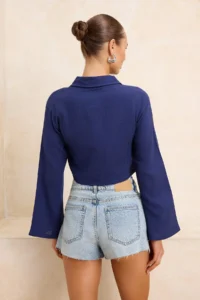 TRENDYOLMİLLA Dark Navy Weaving 100% Cotton Beach Crop Shirt - Image 4