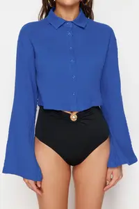 TRENDYOLMİLLA Saks Blue Weaving 100% Cotton Beach Crop Shirt - Image 4