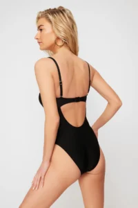 TRENDYOLMİLLA Black Strapless Covered with accessories Regular Swimsuit - Image 3