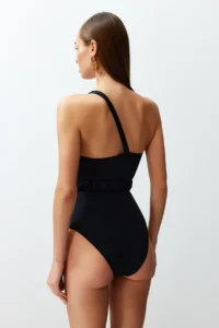 TRENDYOLMİLLA Black with accessories One Shoulder Covered Regular Swimsuit - Image 5