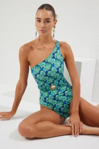 TRENDYOLMİLLA Floral Patterned with accessories One Shoulder Covered Regular Swimsuit