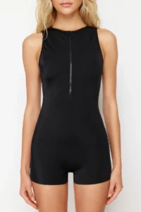 TRENDYOLMİLLA Black Zippered Surfer Covered Basic Shorts Swimsuit - Image 4