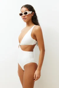 TRENDYOLMİLLA Ecru textured V-neck Covered Premium Yıldız with accessories Regular Swimsuit - Image 3