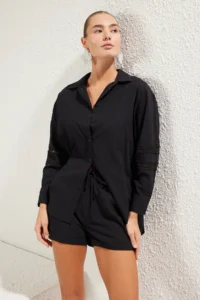 TRENDYOLMİLLA Black Weaving striped Beach Shirt Shorts Set - Image 2
