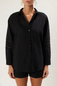TRENDYOLMİLLA Black Weaving striped Beach Shirt Shorts Set - Image 3