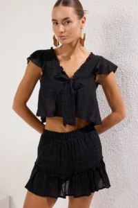 TRENDYOLMİLLA Black Weaving Frilly Beach Blouse-Skirt Set - Image 2