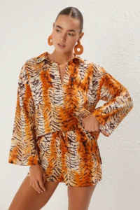 TRENDYOLMİLLA Leopard Patterned Weaving 100% Cotton Beach Shirt Shorts Set - Image 2