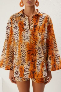 TRENDYOLMİLLA Leopard Patterned Weaving 100% Cotton Beach Shirt Shorts Set - Image 3