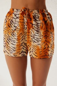 TRENDYOLMİLLA Leopard Patterned Weaving 100% Cotton Beach Shirt Shorts Set - Image 4
