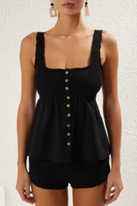 TRENDYOLMİLLA Black Weaving Gipelli Beach Blouse-Shorts Set - Image 4