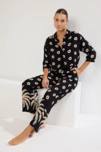 TRENDYOLMİLLA Tropical Patterned Weaving Beach Shirt-Pants Set - Image 2