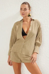 TRENDYOLMİLLA Khaki Weaving Shirred Beach Mini High Waist Shirt Shorts Set - Image 2