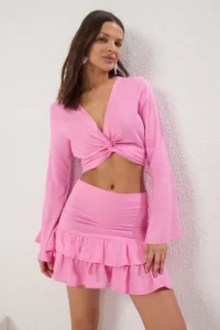TRENDYOLMİLLA beachwear Pink Weaving with flywheel Blouse-Skirt Set - Image 3
