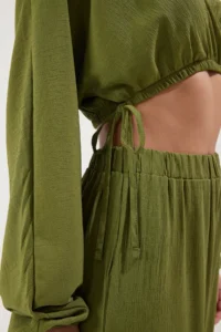TRENDYOLMİLLA Khaki Weaving Shirred Beach High Waist Blouse-Pants Set - Image 4