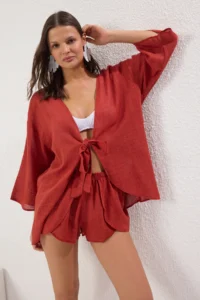 TRENDYOLMİLLA beachwear Brick Rejection Weaving Binding Detailed High Waist Mini Blouse-Shorts Set