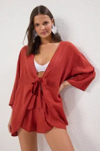 TRENDYOLMİLLA beachwear Brick Rejection Weaving Binding Detailed High Waist Mini Blouse-Shorts Set - Image 2
