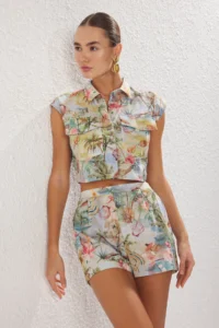 TRENDYOLMİLLA beachwear Tropical Patterned Weaving High Waist Mini Vest-Shorts Set - Image 3