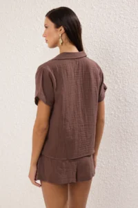 TRENDYOLMİLLA Brown Weaving Accessory Detailed Beach Shirt Shorts Set - Image 5