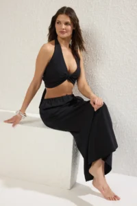TRENDYOLMİLLA Black Weaving Beach Blouse-Skirt Set - Image 2