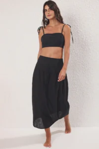 TRENDYOLMİLLA Black Weaving Beach Blouse-Skirt Set - Image 2