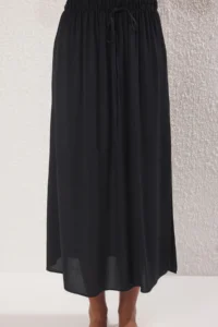 TRENDYOLMİLLA beachwear Black Weaving Midi High Waist Blouse-Skirt Set - Image 3
