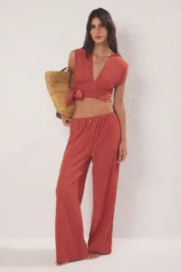 TRENDYOLMİLLA Brick Rejection Weaving Low-cut back Beach Blouse-Pants Set - Image 2
