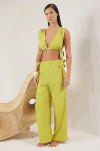 TRENDYOLMİLLA Oil Green Weaving Binding Detailed Beach High Waist Blouse-Pants Set - Image 2