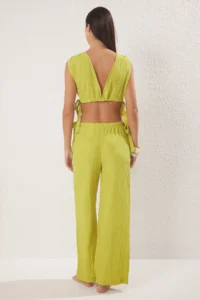 TRENDYOLMİLLA Oil Green Weaving Binding Detailed Beach High Waist Blouse-Pants Set - Image 5