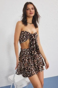 TRENDYOLMİLLA Leopard Patterned Weaving Binding Detailed Beach Blouse-Skirt Set - Image 2