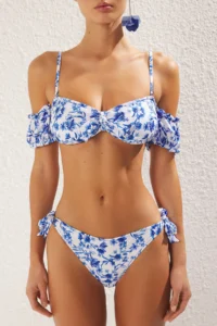 TRENDYOLMİLLA Floral Patterned Regular Regular Waist Bikini Bottom - Image 3