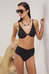 TRENDYOLMİLLA Black V Cut hipster High Waist Bikini Bottom