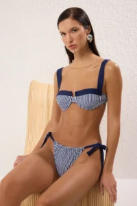 TRENDYOLMİLLA Striped Color Bloklu Regular Regular Waist Bikini Bottom - Image 2