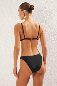 TRENDYOLMİLLA Black with accessories Triangle Covered Regular Low Waist Bikini Set - Image 4