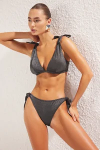 TRENDYOLMİLLA Black tied up Triangle Covered Regular Regular Waist Bikini Set - Image 2