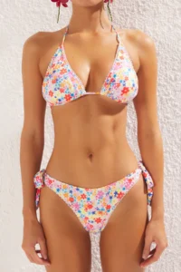TRENDYOLMİLLA Floral Patterned striped Triangle Covered Regular Regular Waist Bikini Set - Image 3