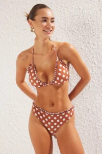 TRENDYOLMİLLA Polka Dot Frilly Triangle Covered Regular Regular Waist Bikini Set
