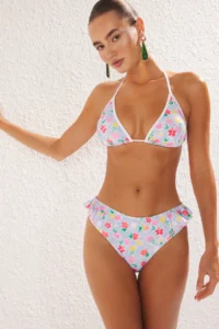 TRENDYOLMİLLA Floral Patterned Frilly Triangle Covered Regular High Waist Bikini Set - Image 3