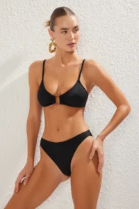 TRENDYOLMİLLA Black with accessories bralette Covered Regular Regular Waist Bikini Set - Image 2