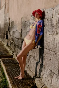 TRENDYOLMİLLA Yellow Triangle Covered Premium Yıldız with accessories Regular Bikini Set - Image 3