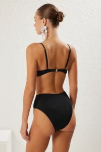 TRENDYOLMİLLA Black Knotted Triangle Covered Regular High Waist Bikini Set - Image 5