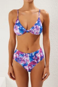 TRENDYOLMİLLA Floral Patterned Knotted Triangle Covered Regular High Waist Bikini Set - Image 4