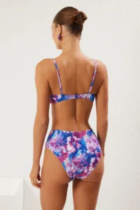 TRENDYOLMİLLA Floral Patterned Knotted Triangle Covered Regular High Waist Bikini Set - Image 6